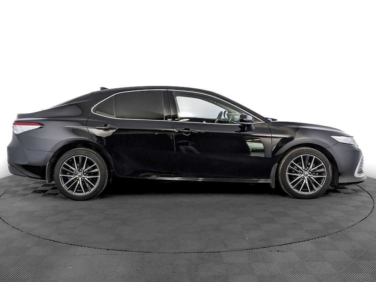 Toyota Camry с пробегом — 2021 год. Фото: #3