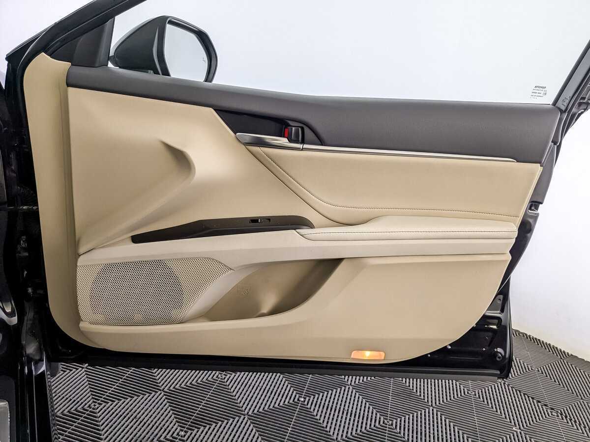 Toyota Camry с пробегом — 2021 год. Фото: #20