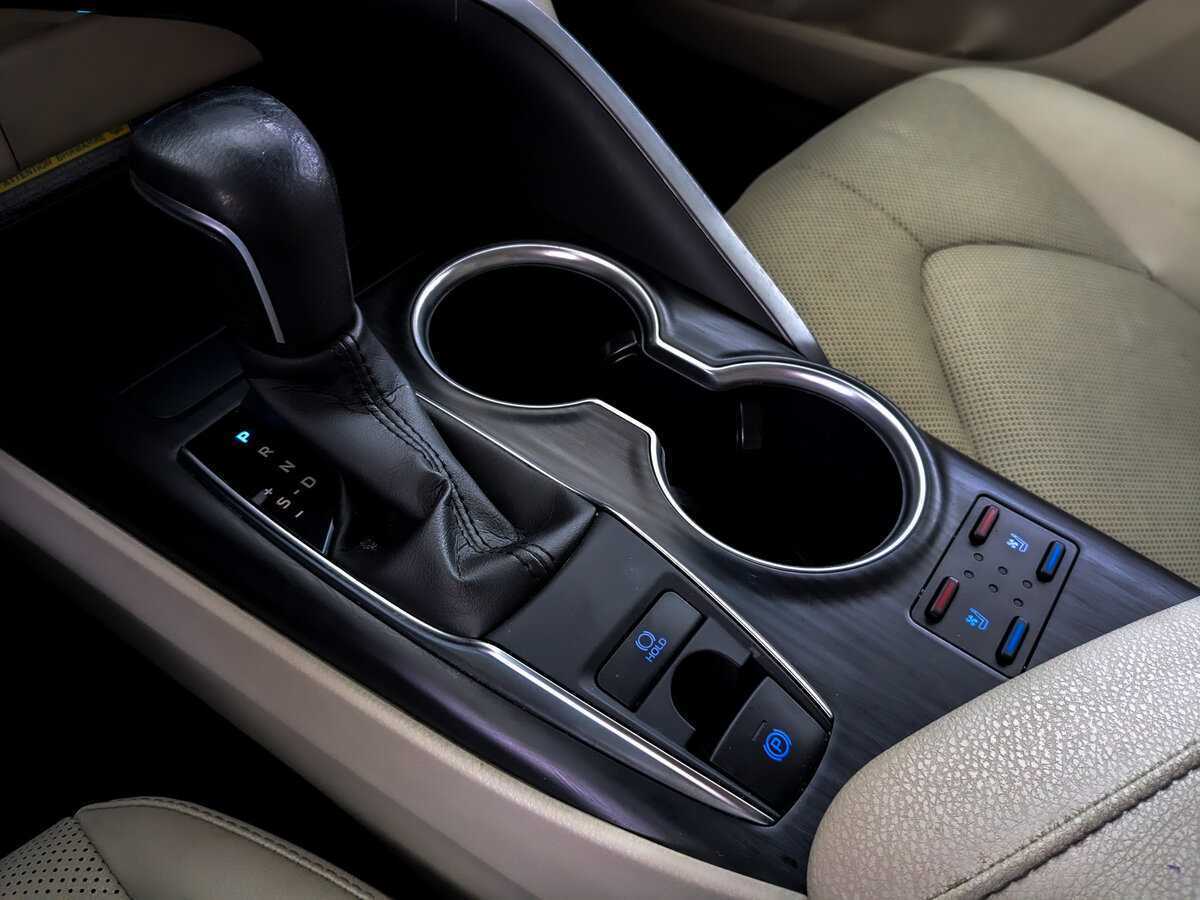Toyota Camry с пробегом — 2021 год. Фото: #22