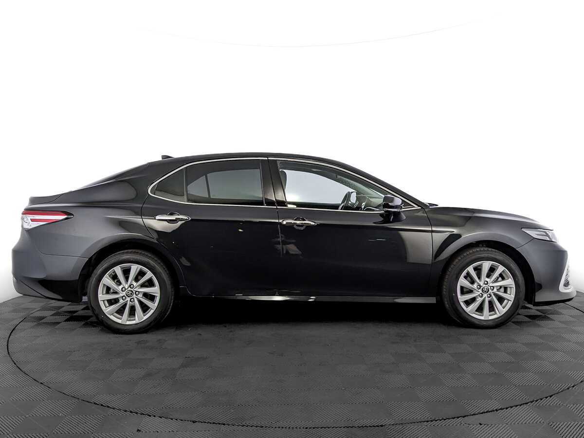 Toyota Camry с пробегом — 2022 год. Фото: #3