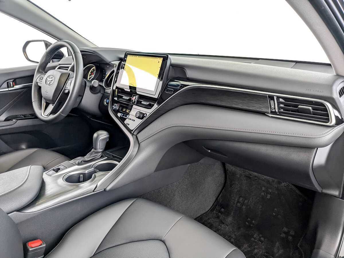 Toyota Camry с пробегом — 2022 год. Фото: #8