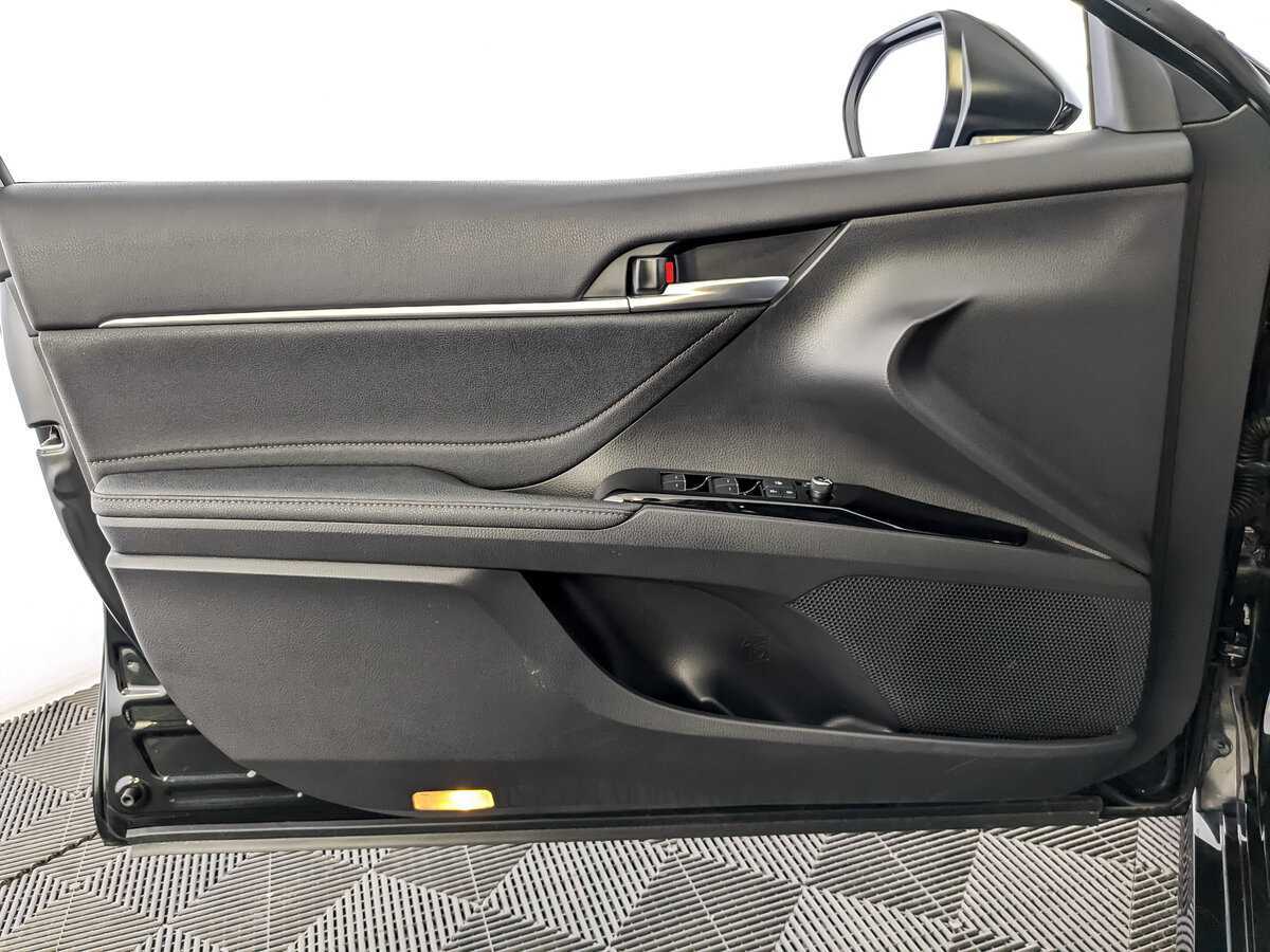 Toyota Camry с пробегом — 2022 год. Фото: #13