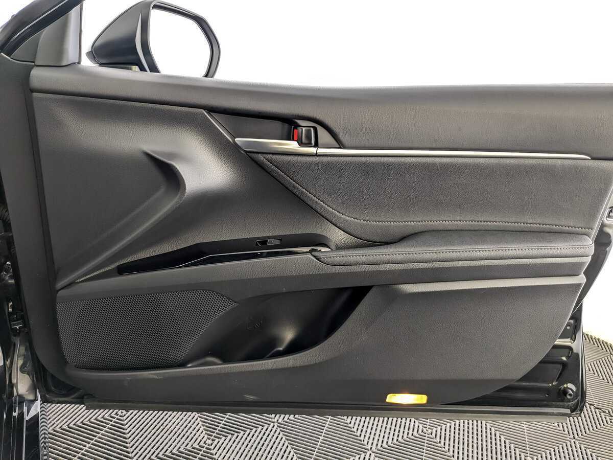 Toyota Camry с пробегом — 2022 год. Фото: #20