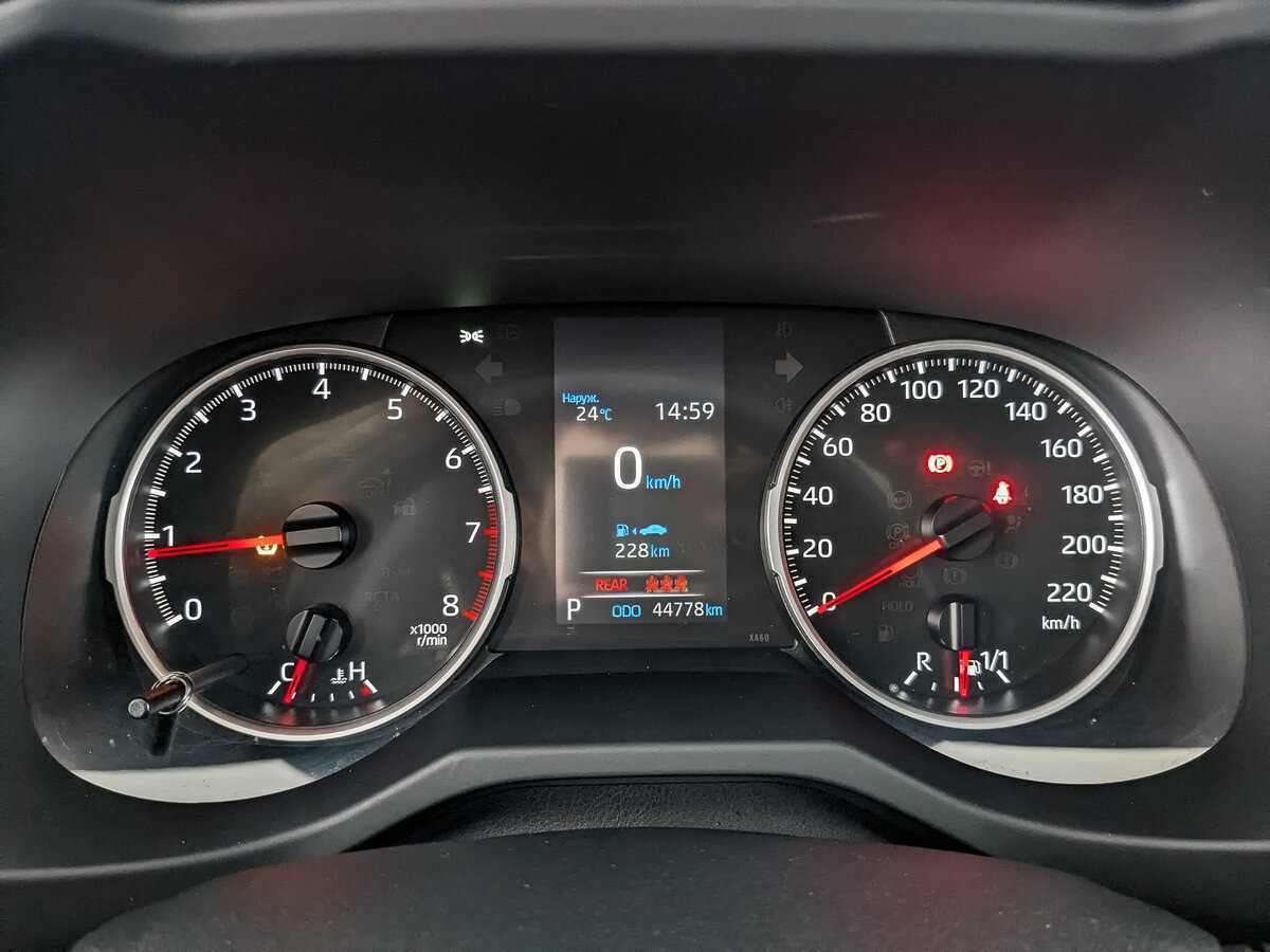 Toyota RAV4 с пробегом — 2021 год. Фото: #11