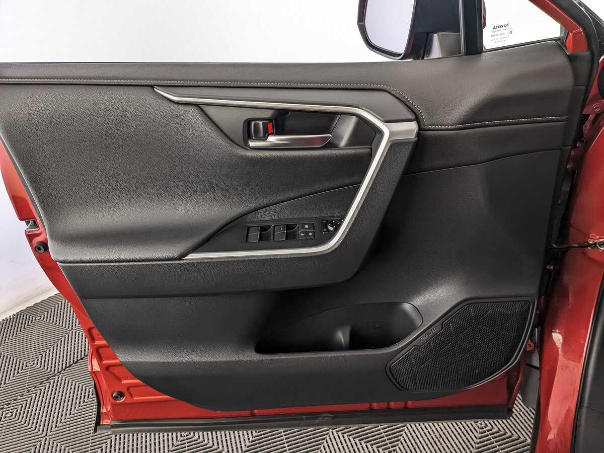 Toyota RAV4 с пробегом — 2021 год. Фото: #14