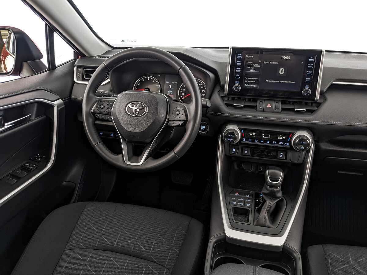 Toyota RAV4 с пробегом — 2021 год. Фото: #16