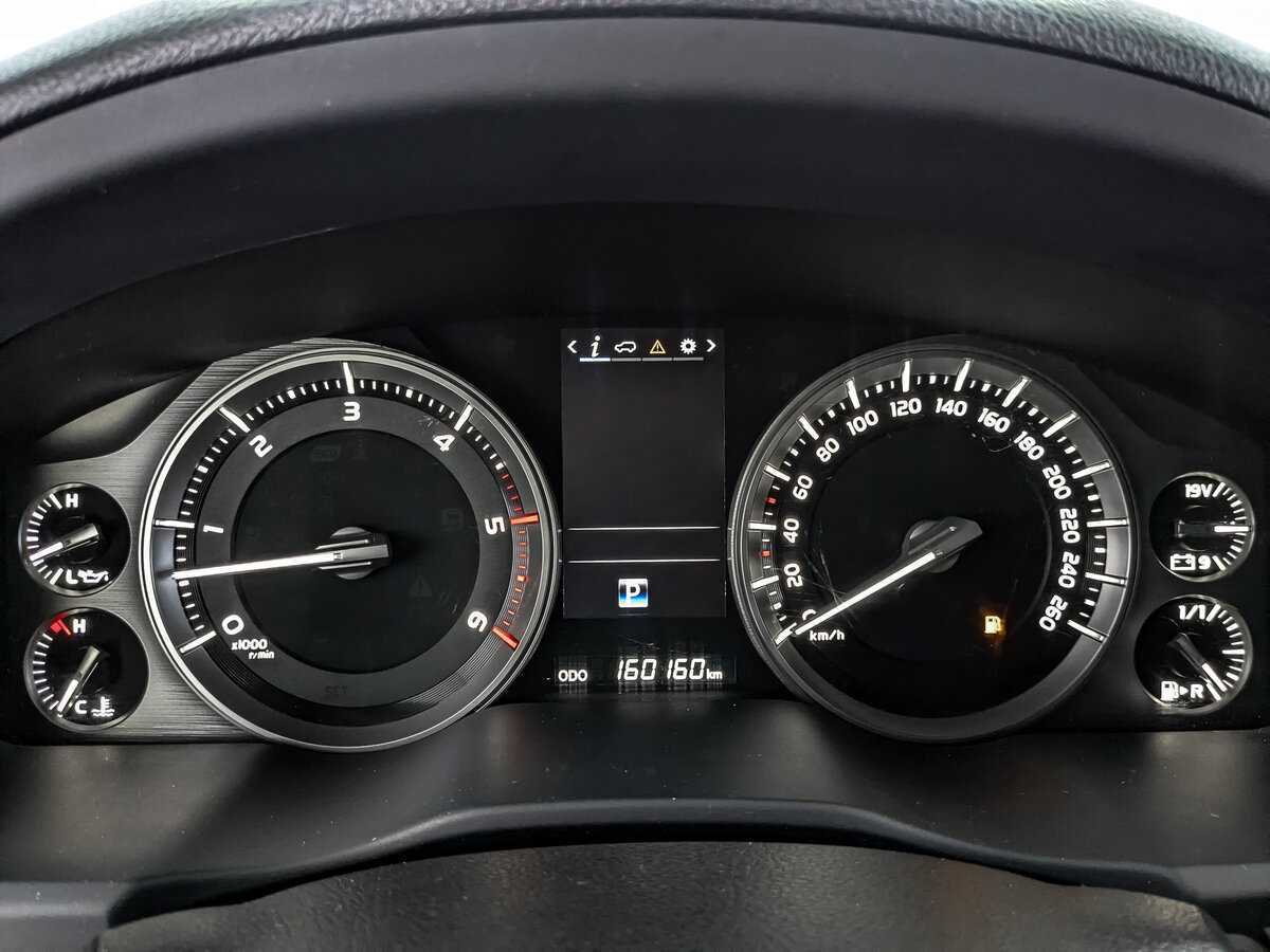 Toyota Land Cruiser с пробегом — 2016 год. Фото: #10