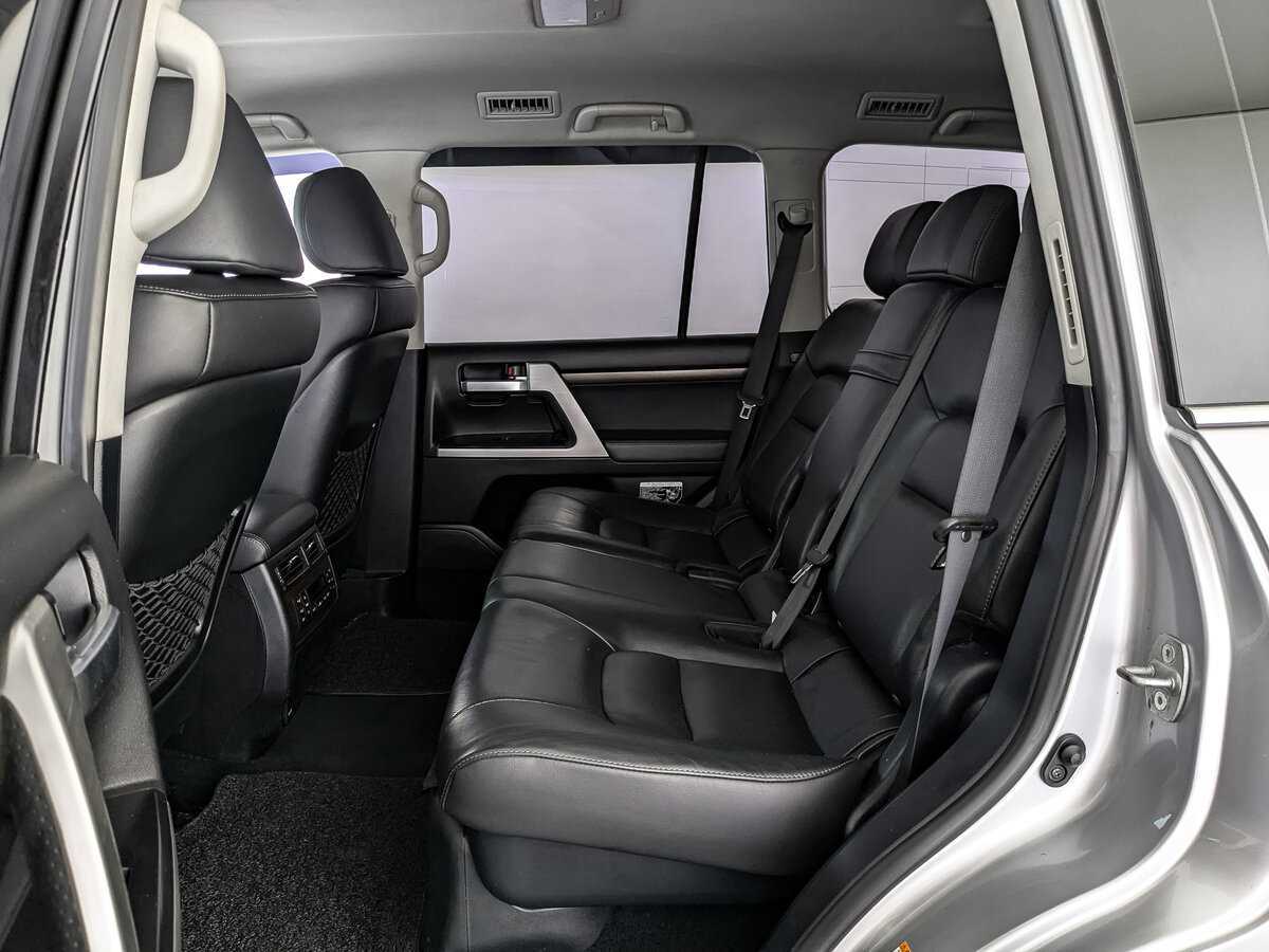Toyota Land Cruiser с пробегом — 2016 год. Фото: #12