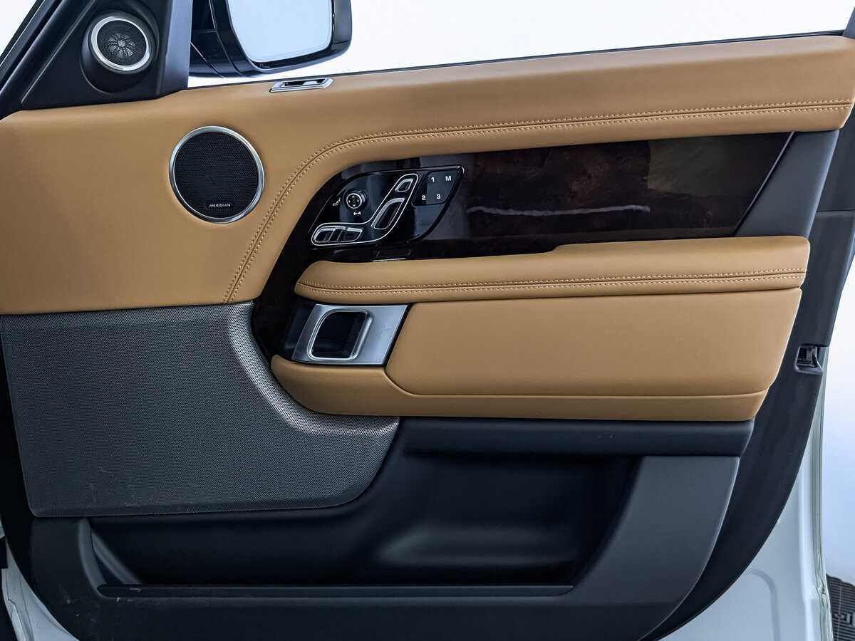 Land Rover Range Rover с пробегом — 2018 год. Фото: #20