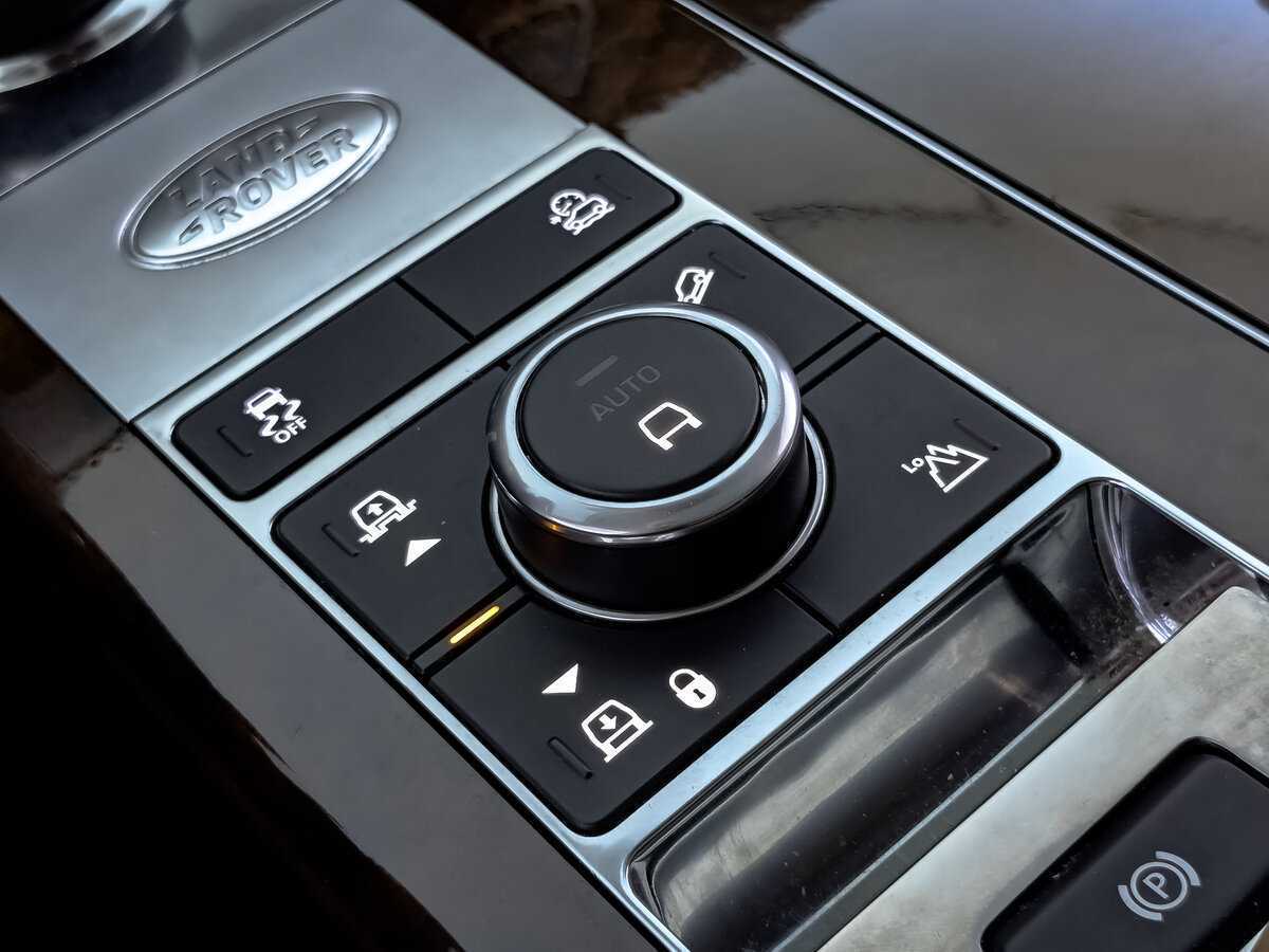 Land Rover Range Rover с пробегом — 2018 год. Фото: #23