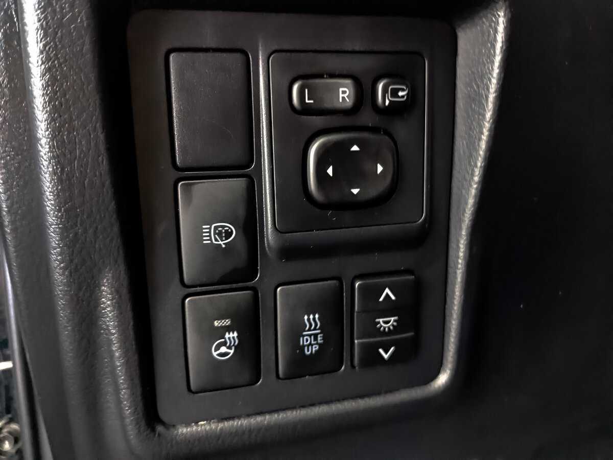 Toyota Land Cruiser Prado с пробегом — 2016 год. Фото: #24