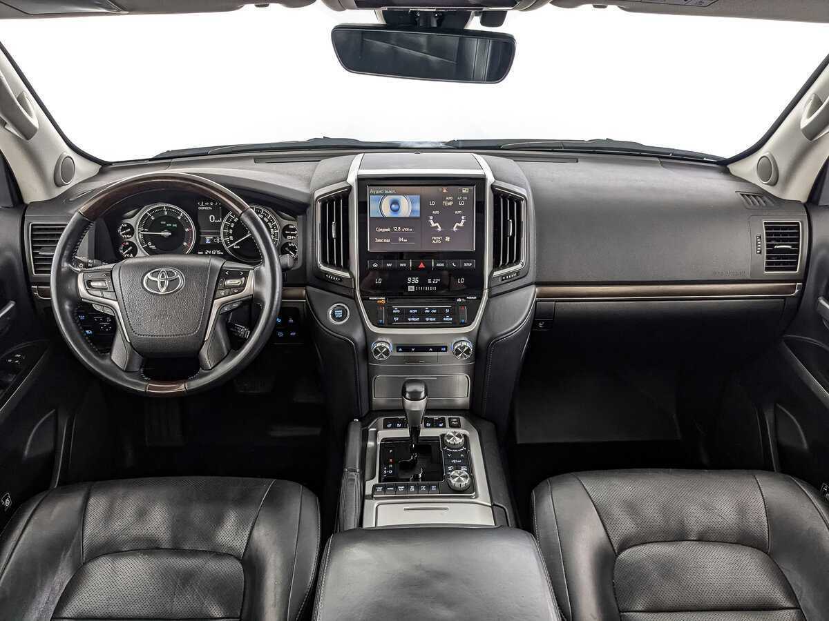 Toyota Land Cruiser с пробегом — 2017 год. Фото: #9