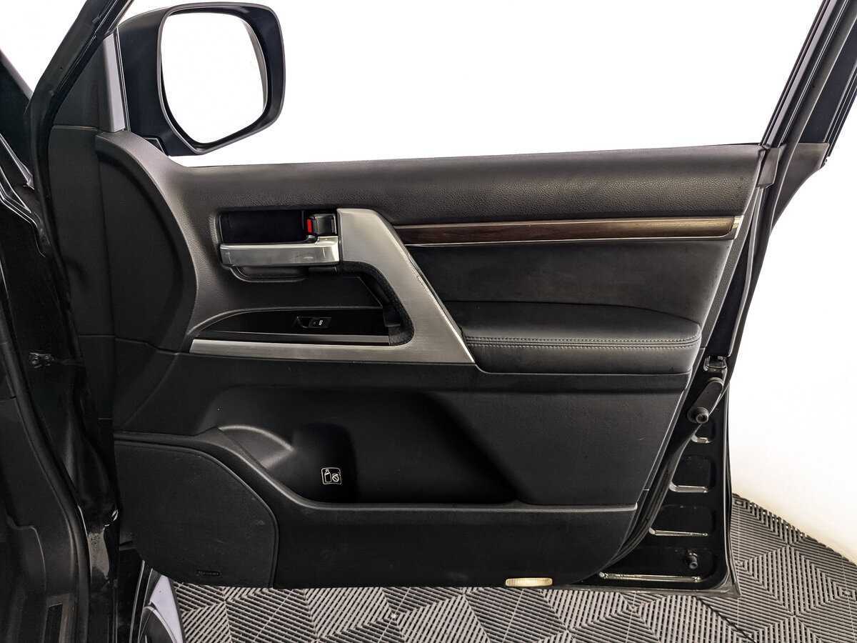 Toyota Land Cruiser с пробегом — 2017 год. Фото: #19