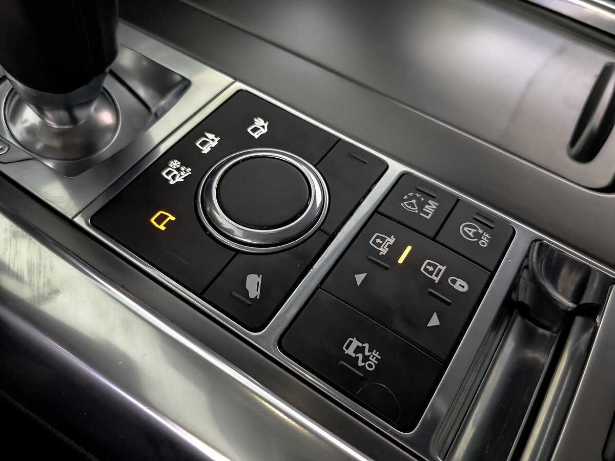 Land Rover Range Rover Sport с пробегом — 2017 год. Фото: #22