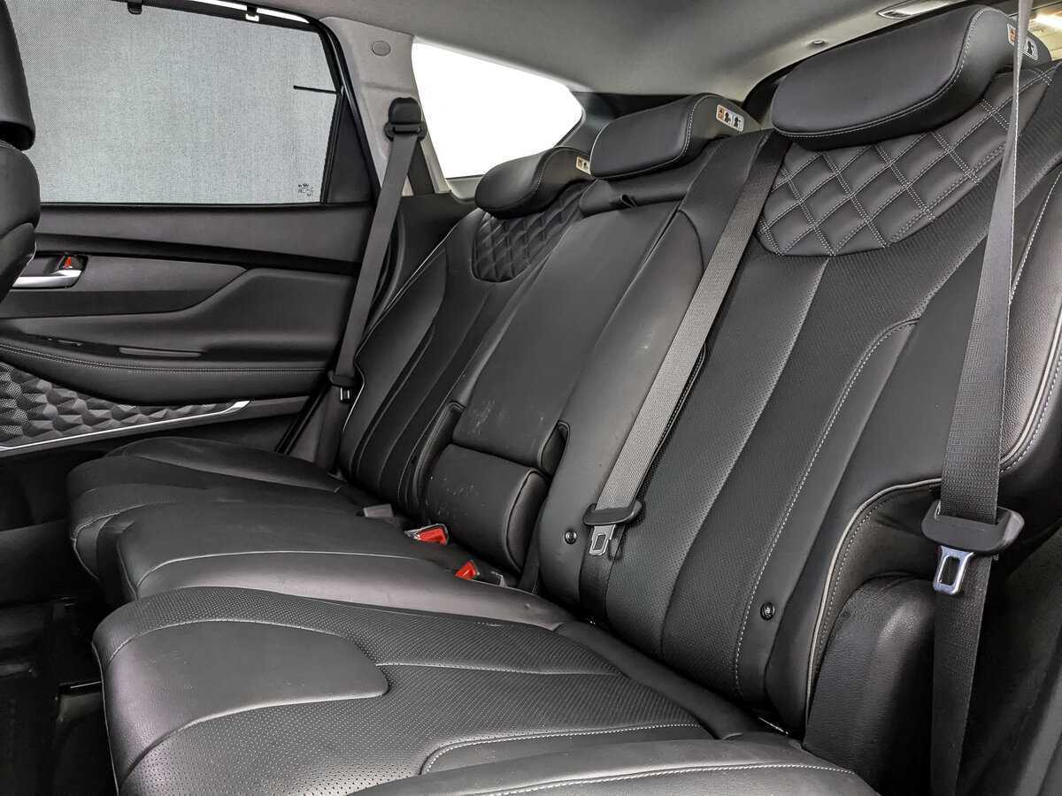 Hyundai Santa Fe с пробегом — 2022 год. Фото: #13