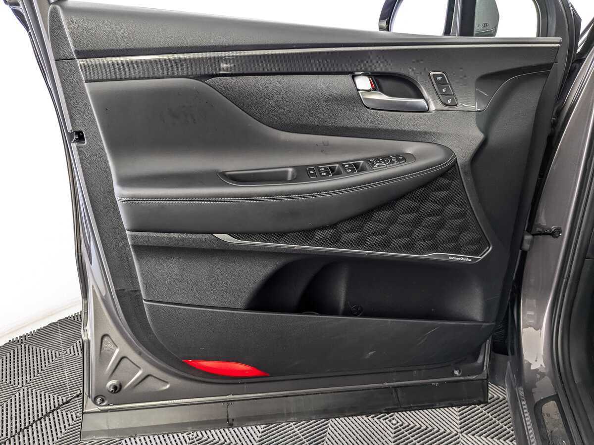 Hyundai Santa Fe с пробегом — 2022 год. Фото: #14