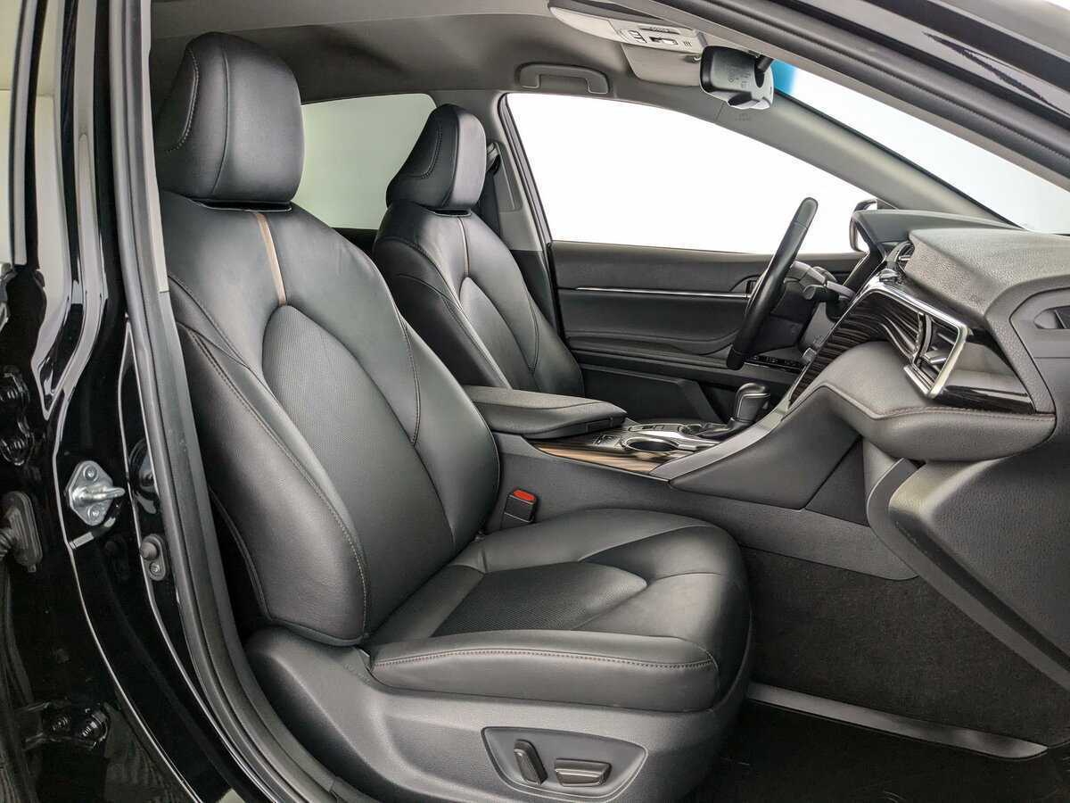 Toyota Camry с пробегом — 2020 год. Фото: #14