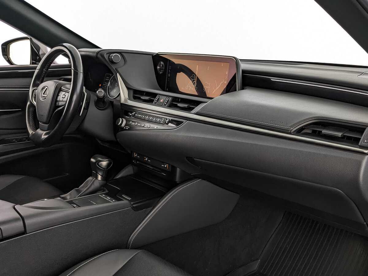 Lexus ES с пробегом — 2021 год. Фото: #8