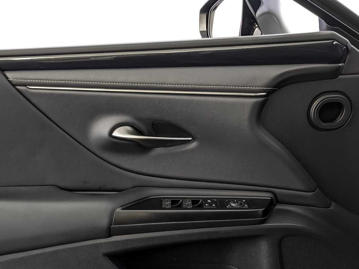 Lexus ES с пробегом — 2021 год. Фото: #14