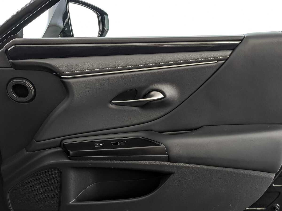 Lexus ES с пробегом — 2021 год. Фото: #19