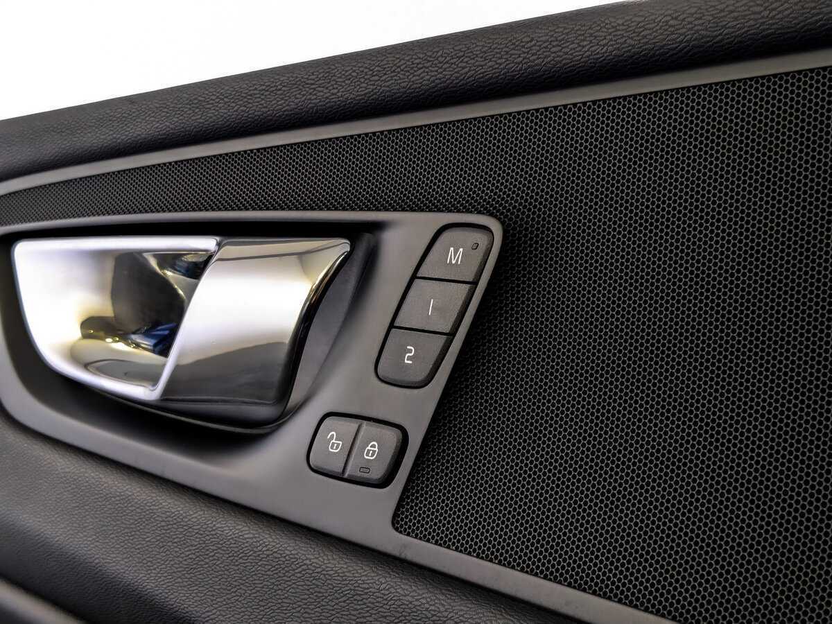 Volvo XC60 с пробегом — 2018 год. Фото: #17