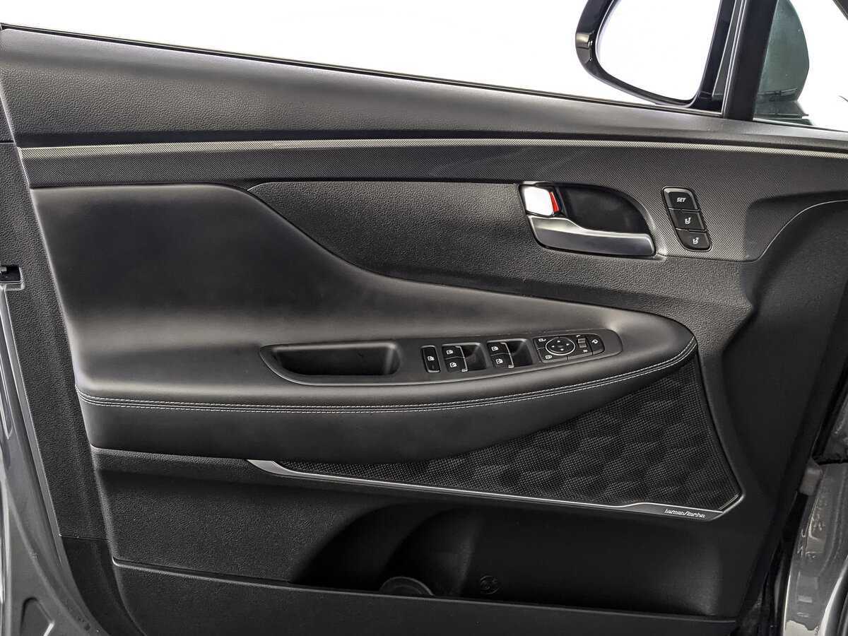 Hyundai Santa Fe с пробегом — 2022 год. Фото: #13