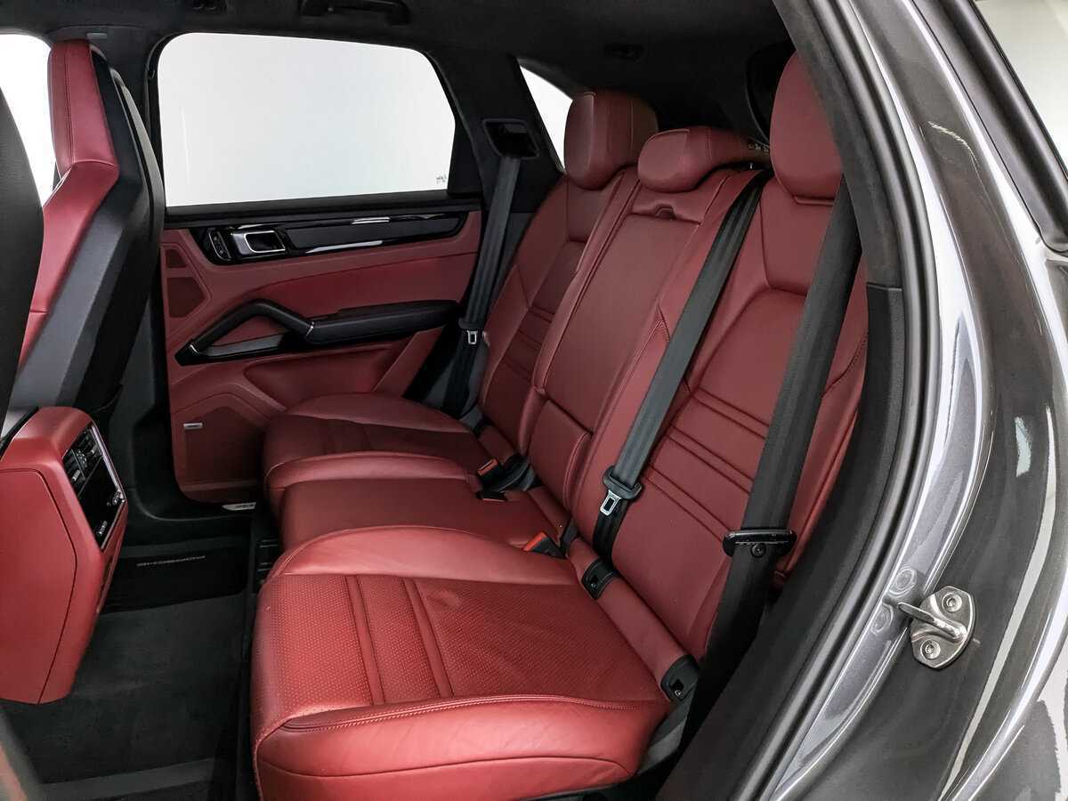 Porsche Cayenne с пробегом — 2019 год. Фото: #13