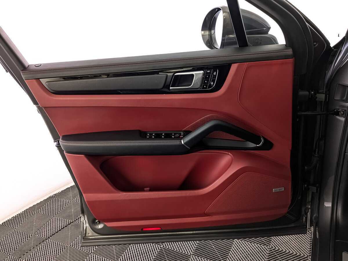 Porsche Cayenne с пробегом — 2019 год. Фото: #14