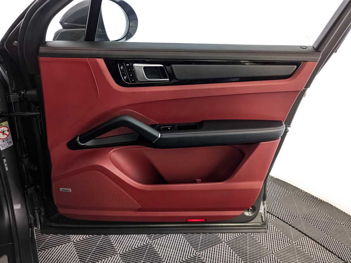Porsche Cayenne с пробегом — 2019 год. Фото: #20