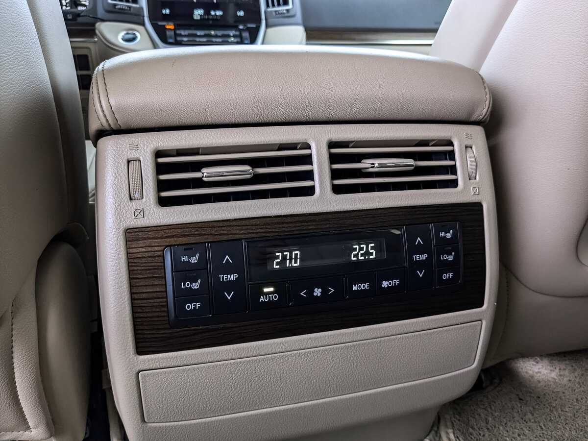 Toyota Land Cruiser с пробегом — 2019 год. Фото: #22