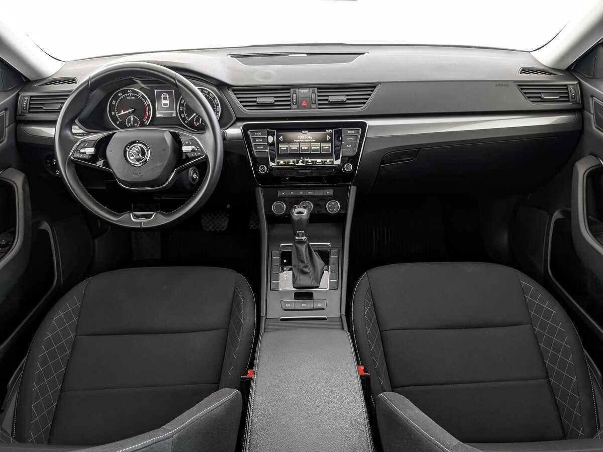 Skoda Superb с пробегом — 2021 год. Фото: #9