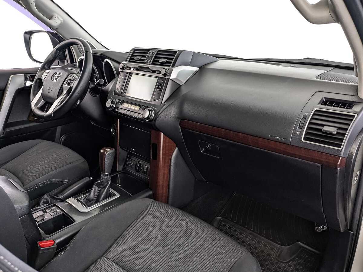 Toyota Land Cruiser Prado с пробегом — 2016 год. Фото: #8