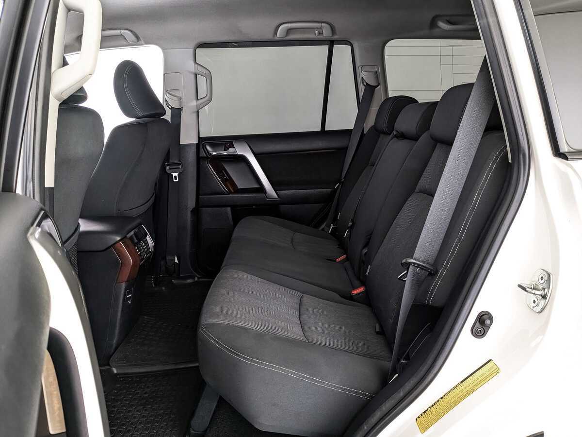 Toyota Land Cruiser Prado с пробегом — 2016 год. Фото: #13