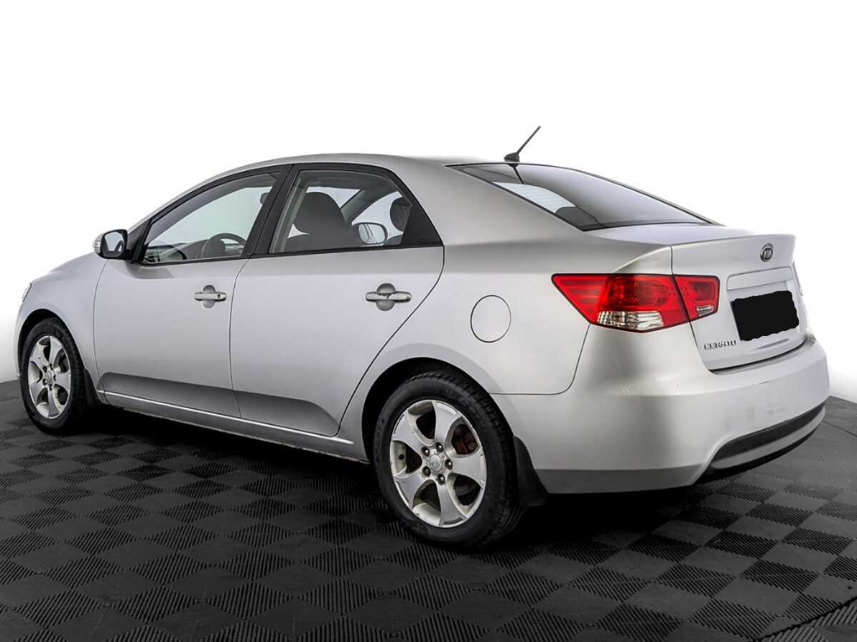 Kia Cerato с пробегом — 2010 год. Фото: #6