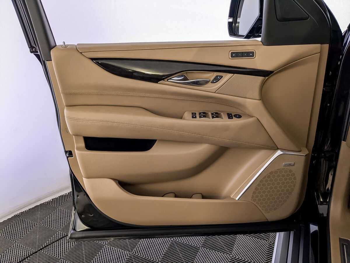 Cadillac Escalade с пробегом — 2020 год. Фото: #14