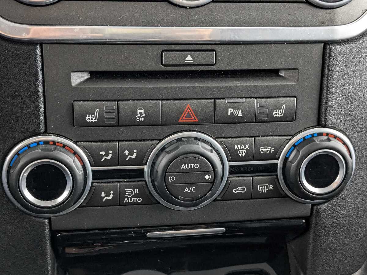 Land Rover Discovery с пробегом — 2011 год. Фото: #15