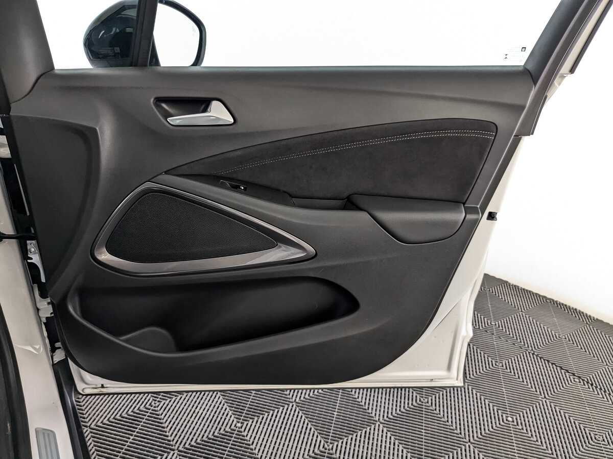 Opel Crossland X с пробегом — 2022 год. Фото: #19