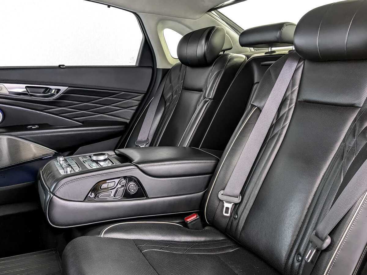 Kia K900 с пробегом — 2019 год. Фото: #9
