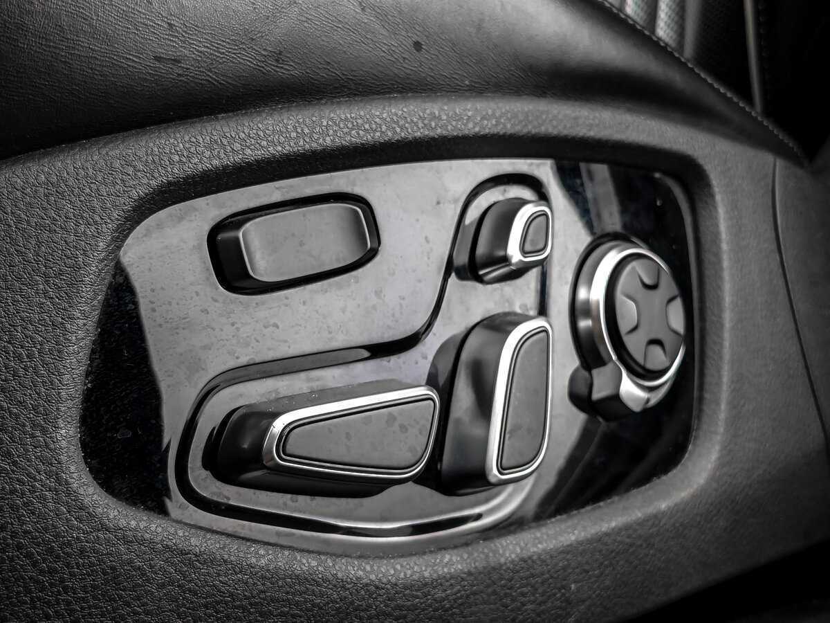 Kia K900 с пробегом — 2019 год. Фото: #16