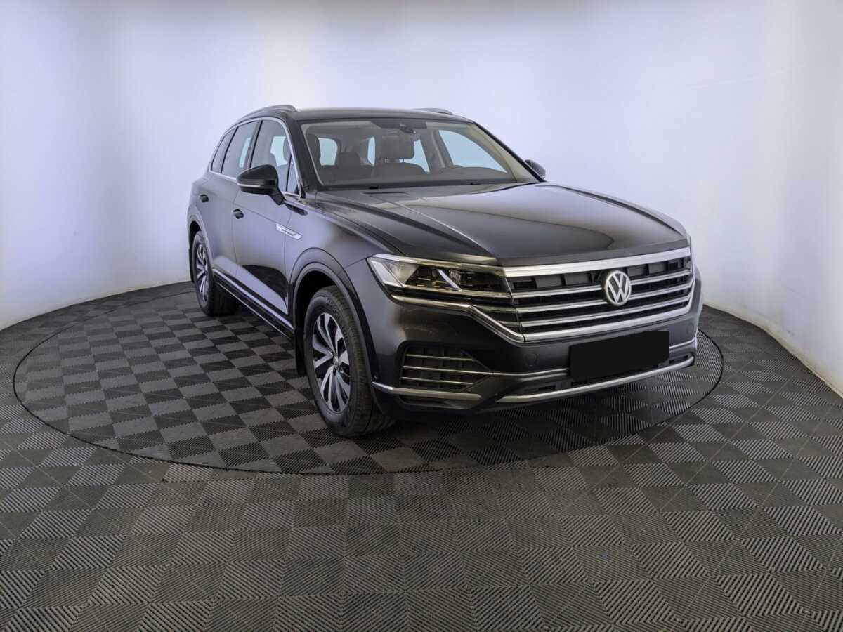 Volkswagen Touareg с пробегом — 2020 год. Фото: #2