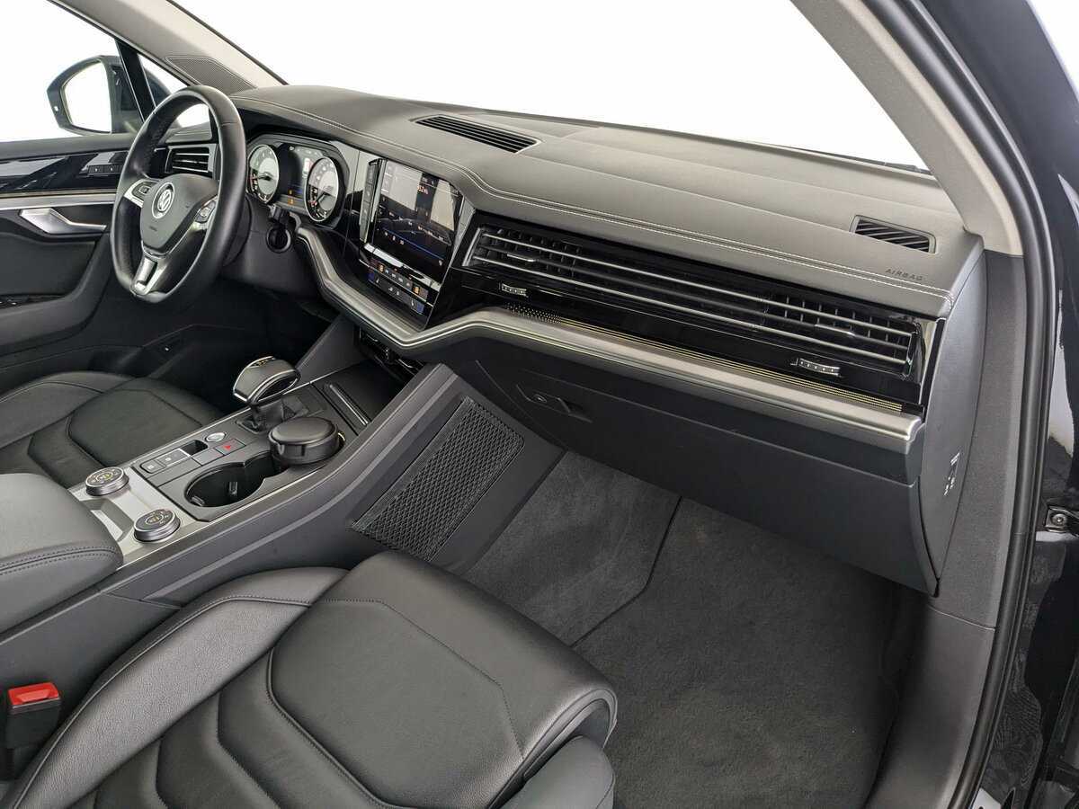 Volkswagen Touareg с пробегом — 2020 год. Фото: #8