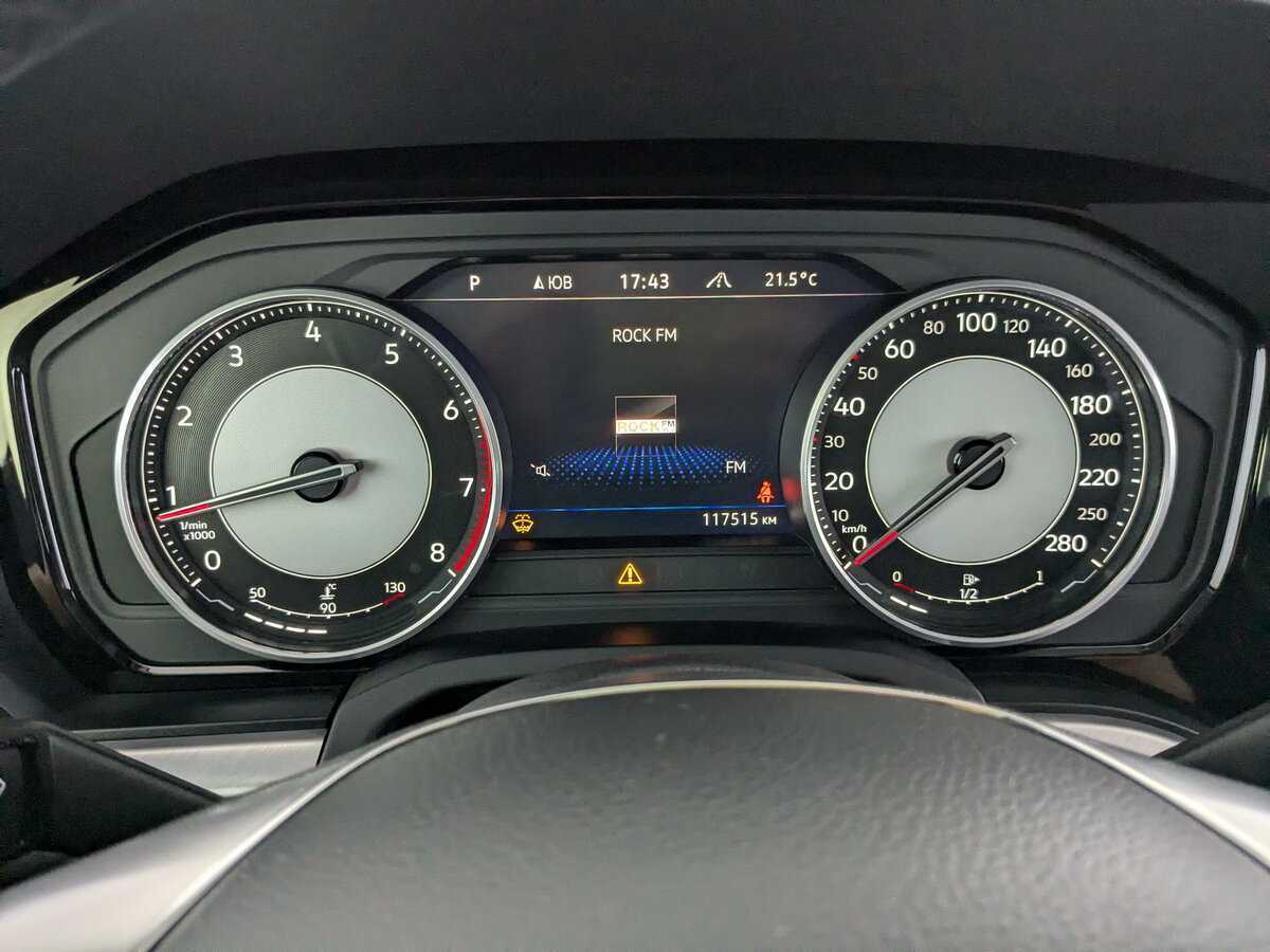 Volkswagen Touareg с пробегом — 2020 год. Фото: #10