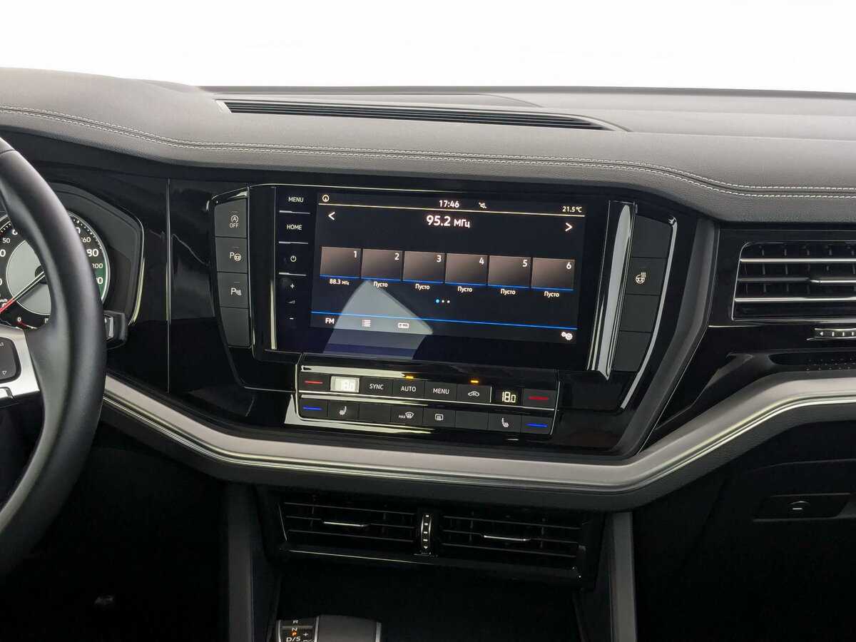 Volkswagen Touareg с пробегом — 2020 год. Фото: #12