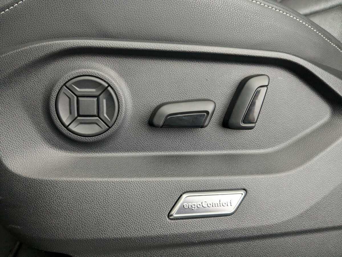 Volkswagen Touareg с пробегом — 2020 год. Фото: #15