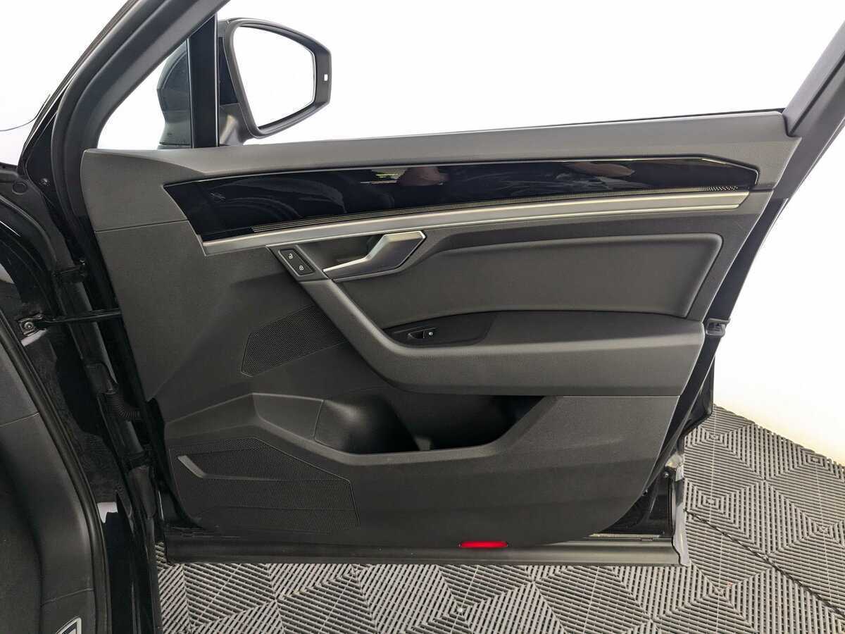 Volkswagen Touareg с пробегом — 2020 год. Фото: #20