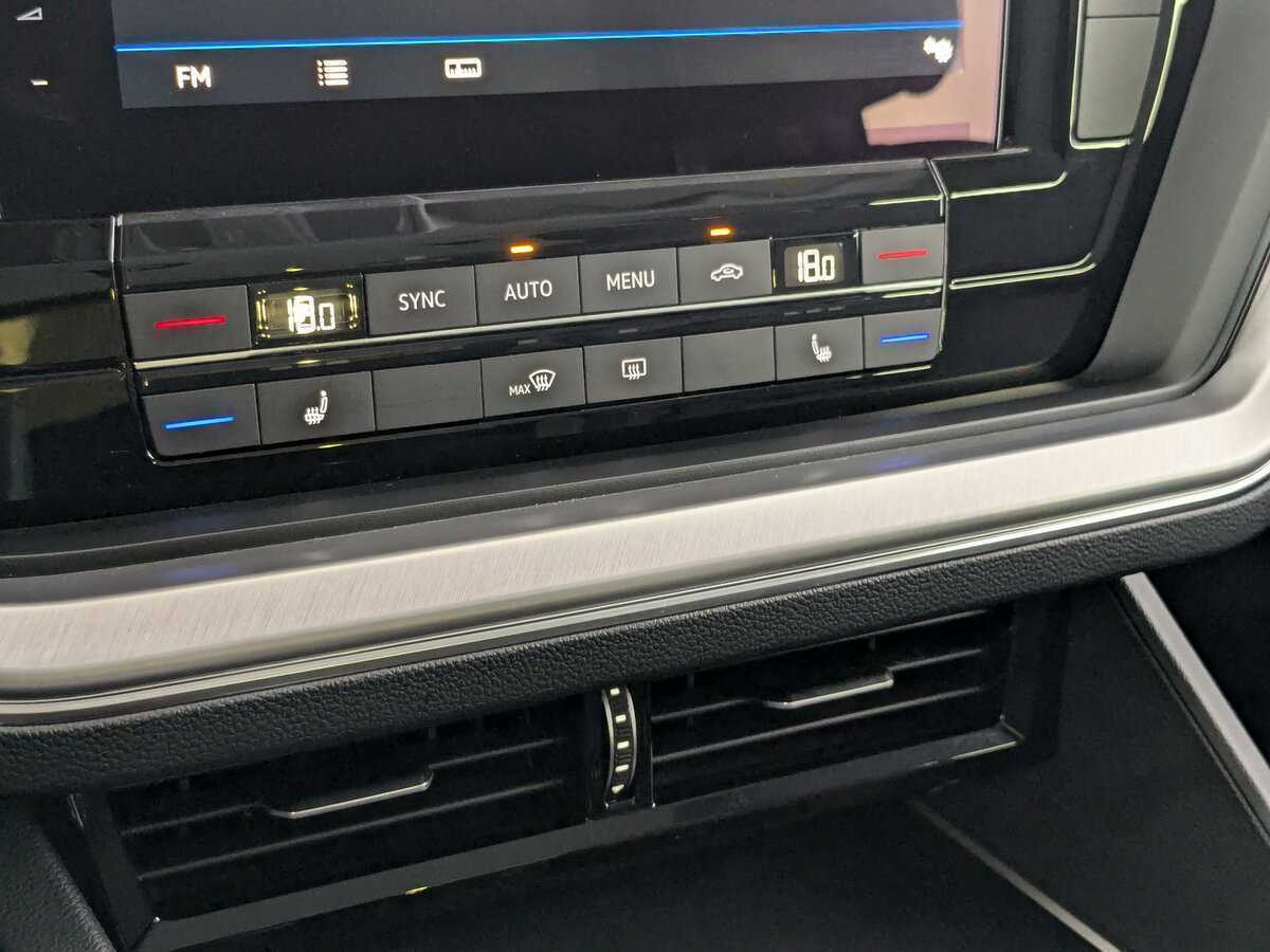 Volkswagen Touareg с пробегом — 2020 год. Фото: #21