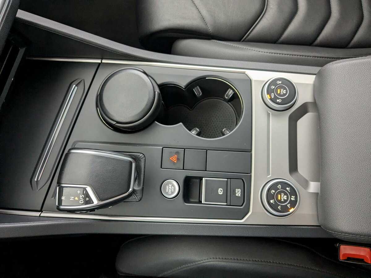 Volkswagen Touareg с пробегом — 2020 год. Фото: #24