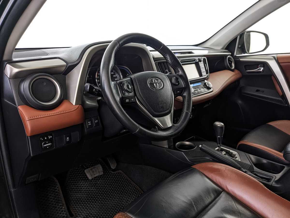 Toyota RAV4 с пробегом — 2013 год. Фото: #10