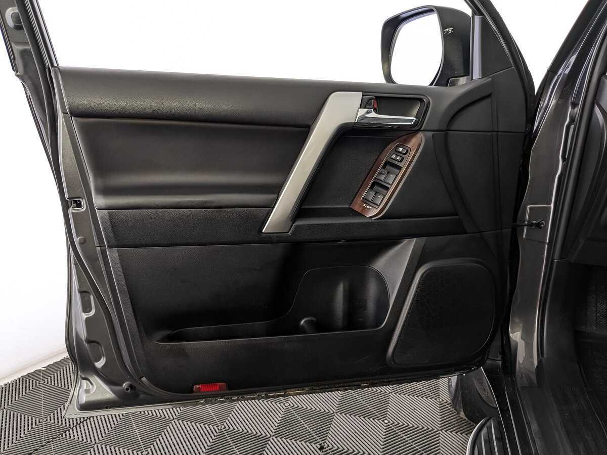 Toyota Land Cruiser Prado с пробегом — 2015 год. Фото: #14