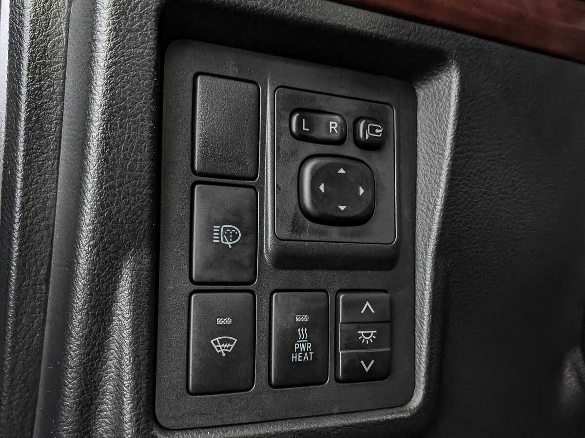 Toyota Land Cruiser Prado с пробегом — 2015 год. Фото: #23